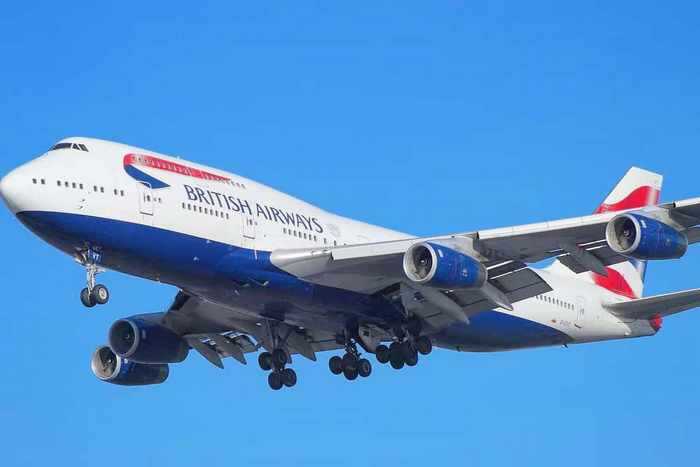 Трамп разочарован качеством нового Air Force One и покупает подержанный Boeing 747