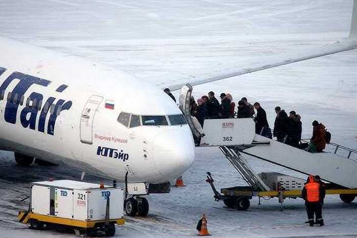 Самолёт рейса UT716 из Дубая в Москву после двух часов полёта вернулся в аэропорт из-за технической неисправности